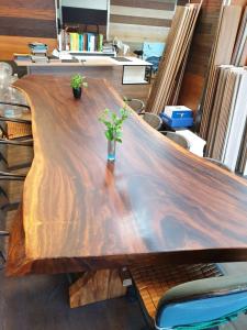 原木桌板- 長度10尺X寬度3尺(最窄）